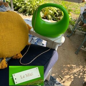 Retro LE MIEL Green Acrylic Crescent Handbag